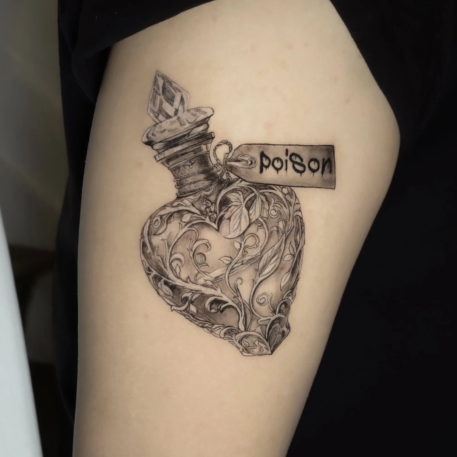 İzmir realism tattoo örneği — Şeyma Kayır